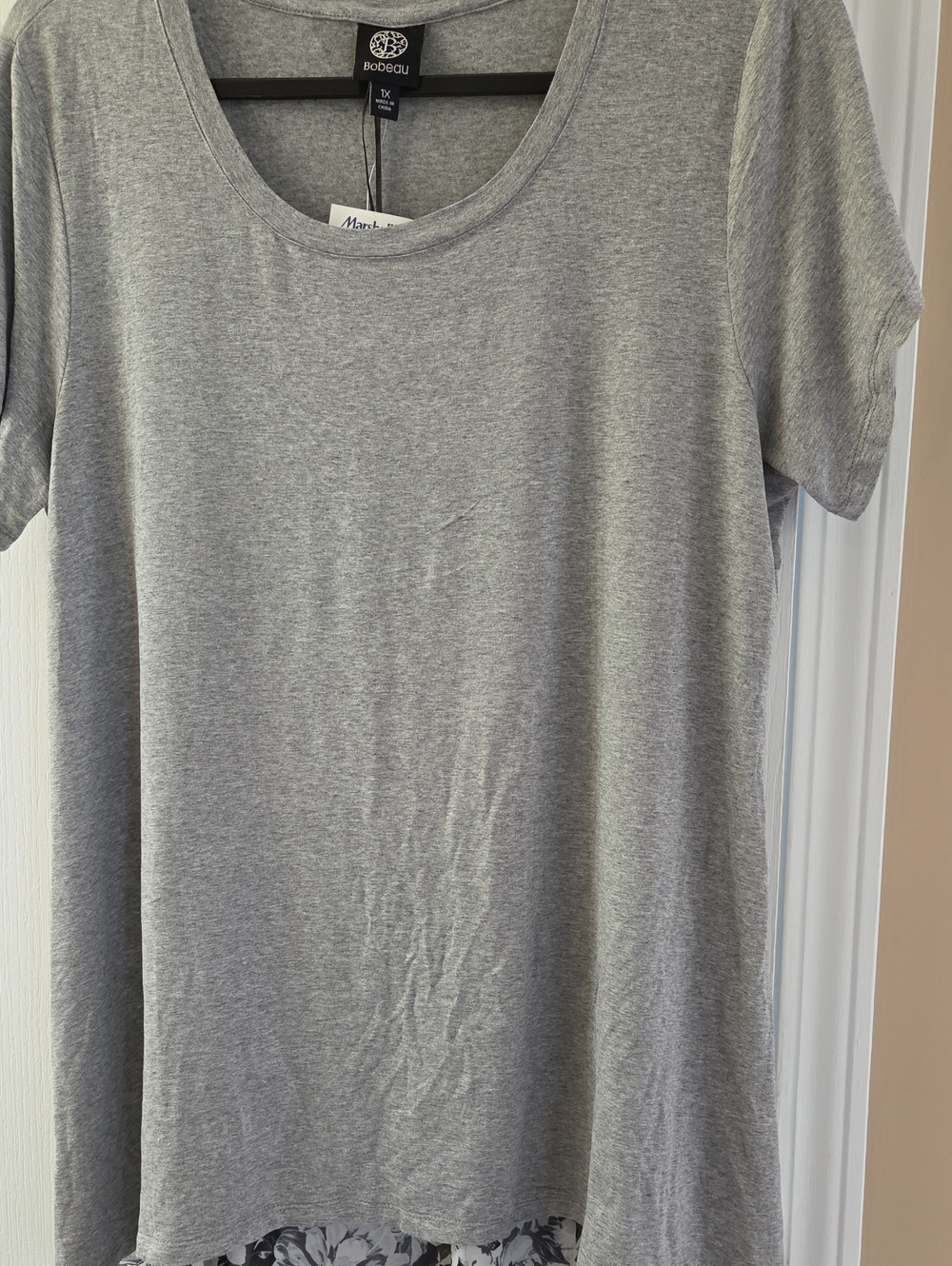 Bobeau Gray Scoop Neck Short Sleeve Tee